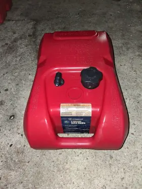 DE2727L ATTWOOD Gallon Fuel Cell Boat
