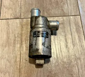 208140516 VOLVO / BOSCH Idle Air Control Valve 740
