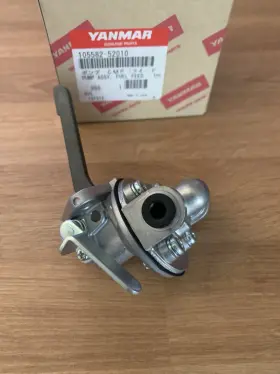 PM105582-52010 YANMAR Pump